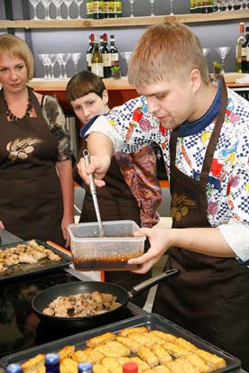 В Красноярске состоялись первые мастер-классы для любителей высокой кухни в рамках проекта «Пивной гурме» компании «Балтика»